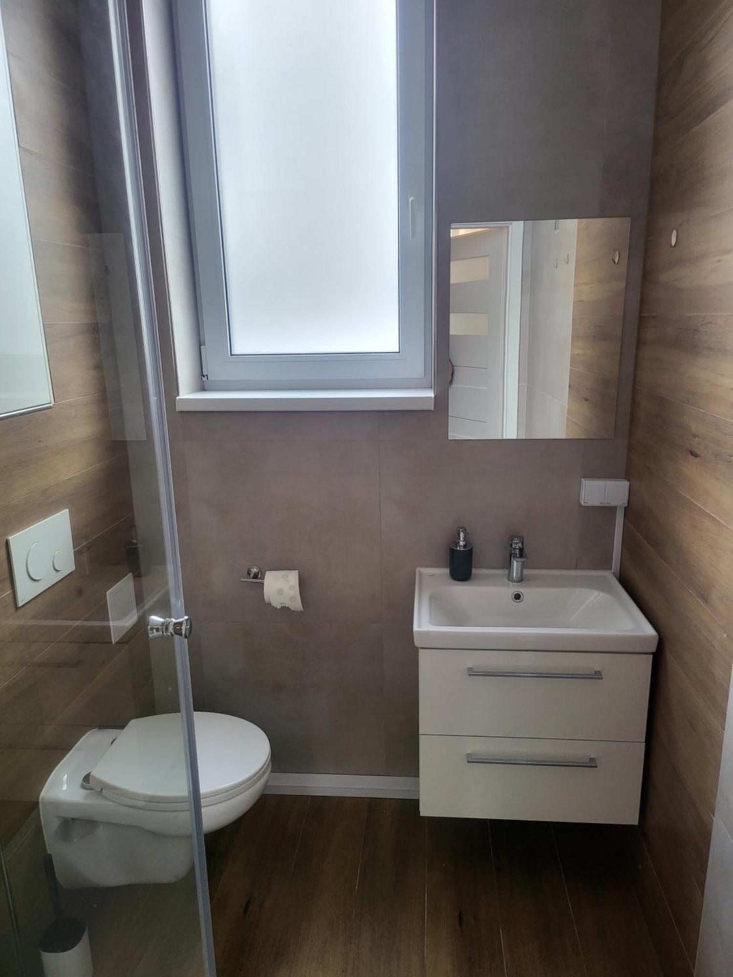 Rooms4rest Bokserska - Private For Tourists - Atr Consulting Sp, Z O,o, Warsaw