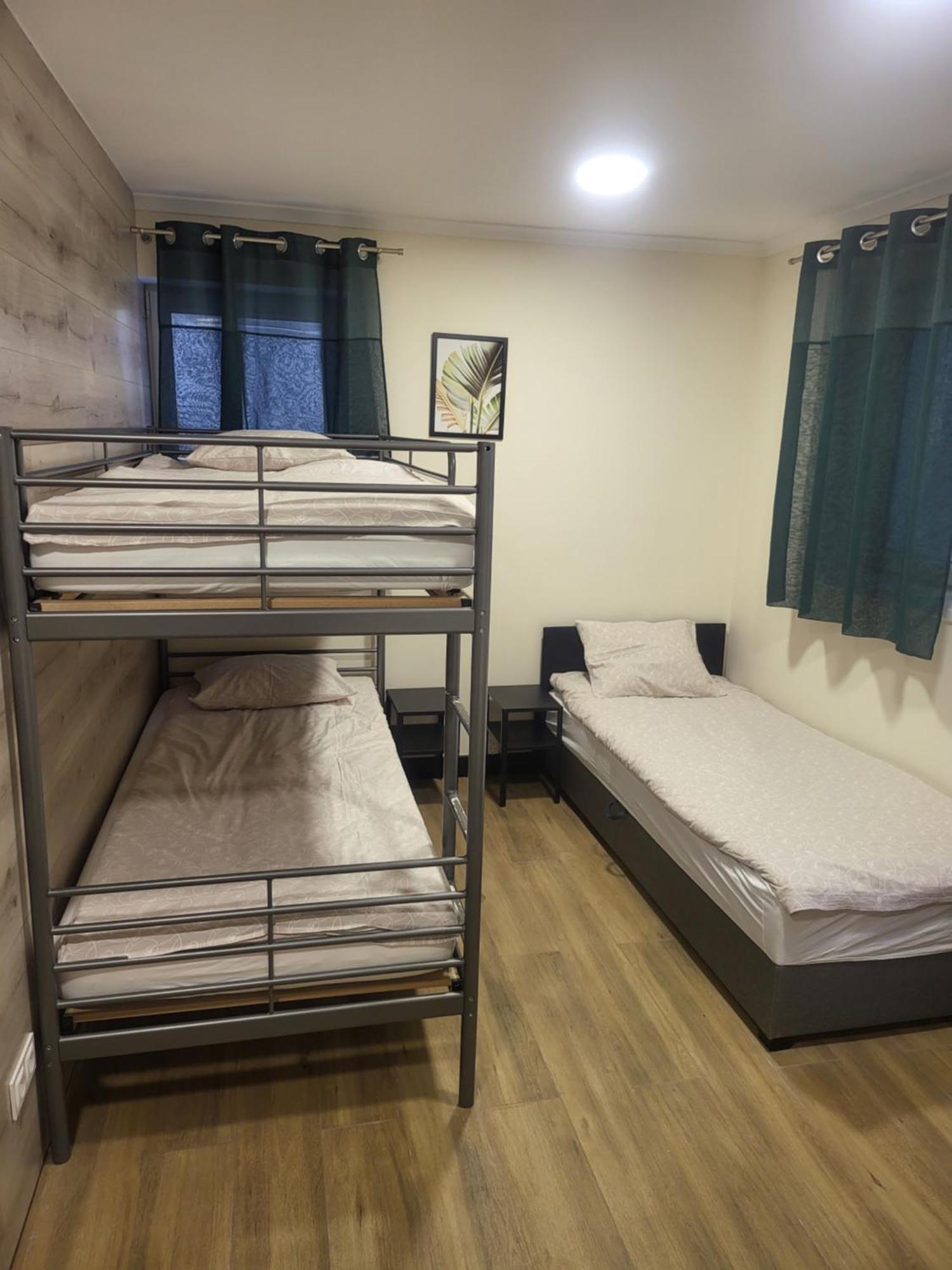 Rooms4rest Bokserska - Private For Tourists - Atr Consulting Sp, Z O,o, Warsaw